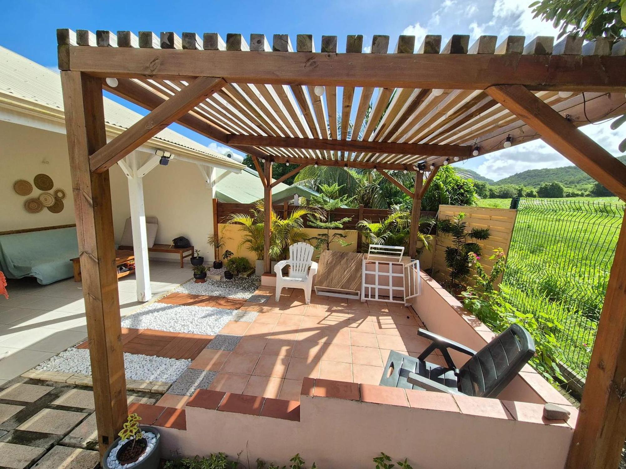 Maison Charmante A Sainte-Anne Avec Jardin Et Pergola En Bois. Eksteriør billede