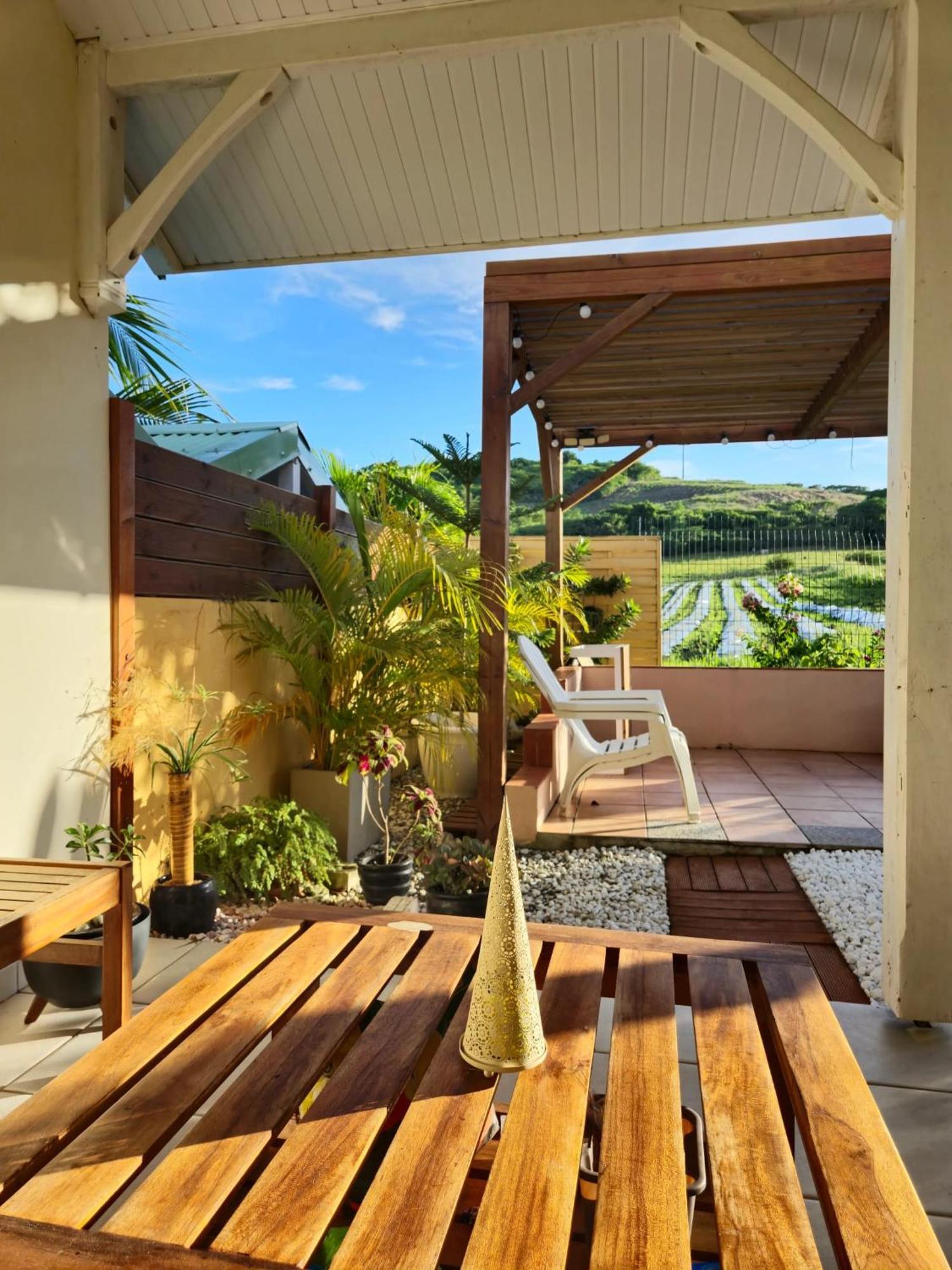 Maison Charmante A Sainte-Anne Avec Jardin Et Pergola En Bois. Eksteriør billede