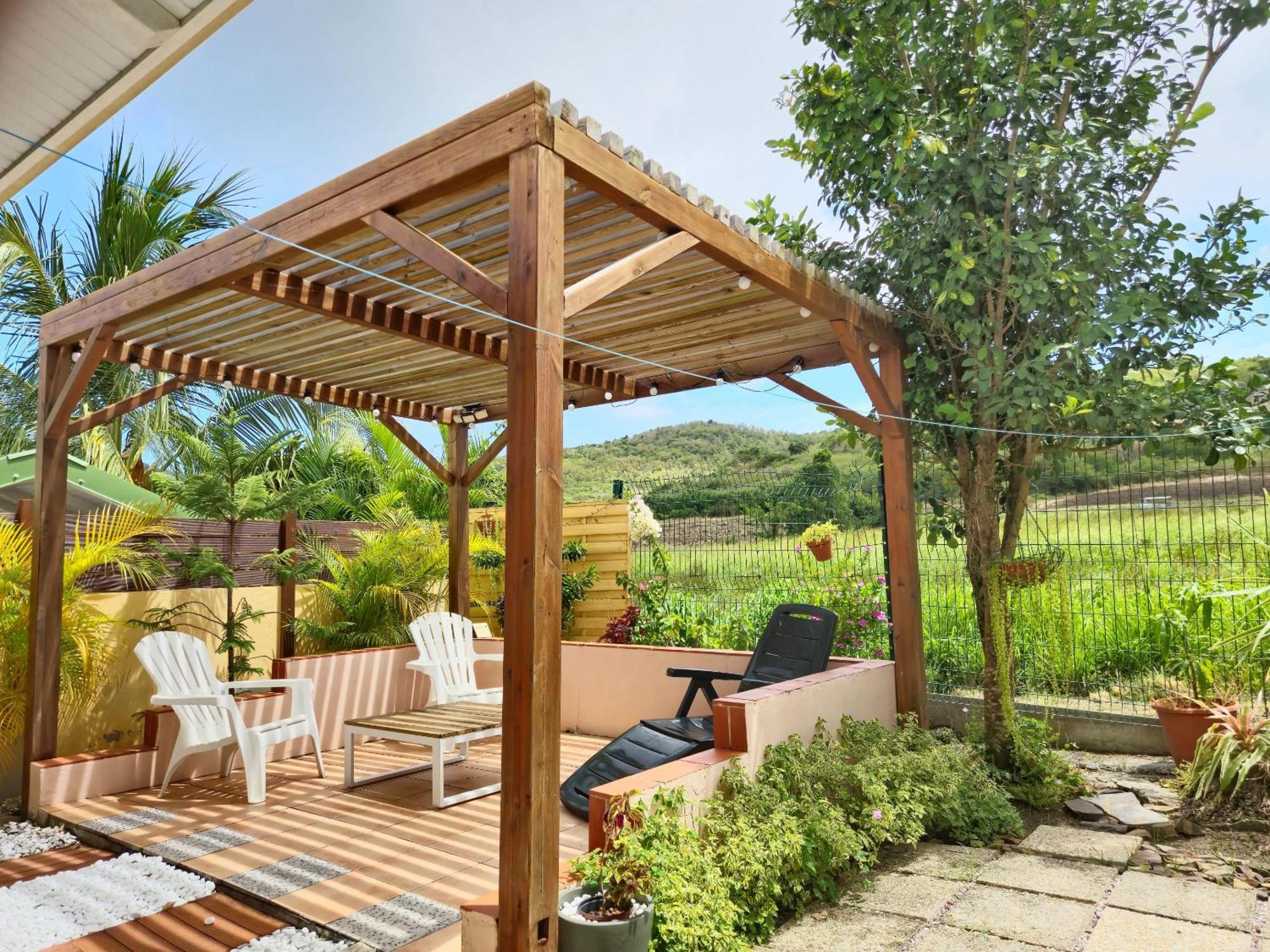 Maison Charmante A Sainte-Anne Avec Jardin Et Pergola En Bois. Eksteriør billede